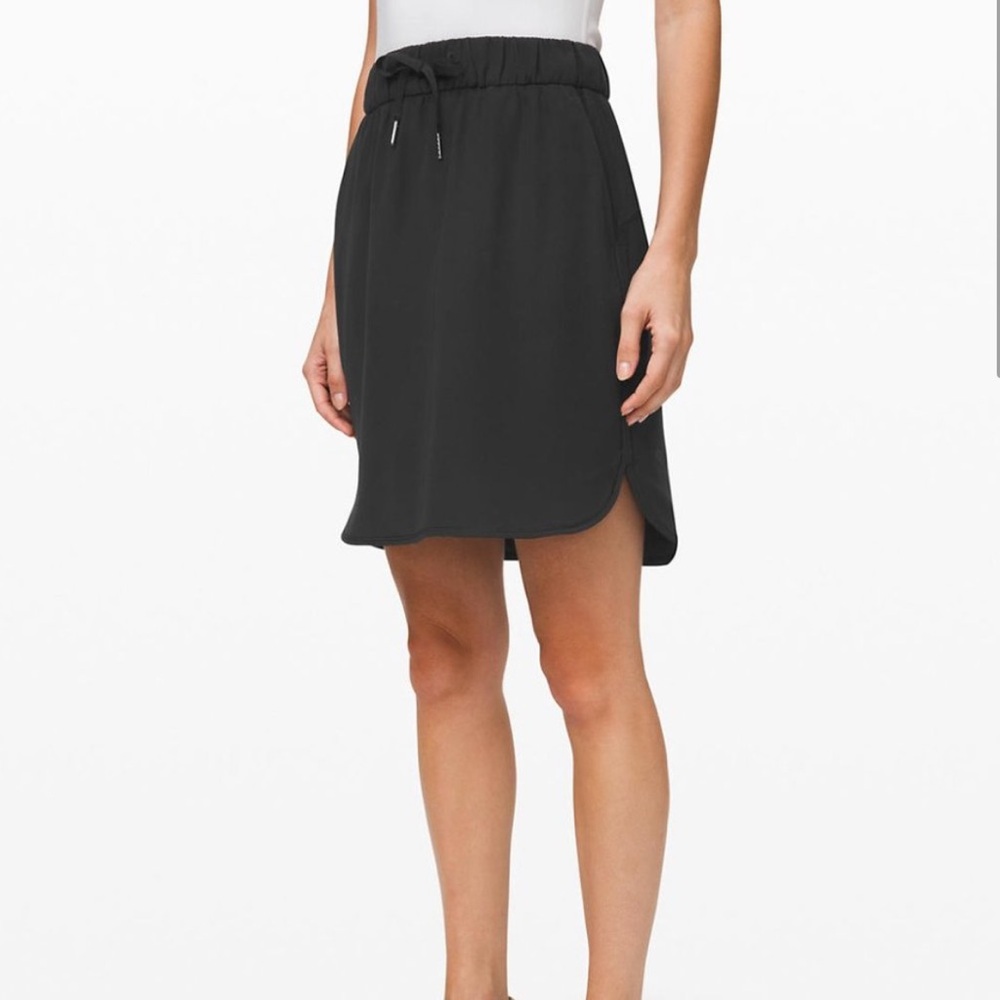 Lululemon On The Fly Skirt Black Sz 10